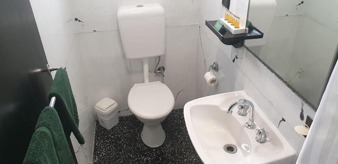 Smerdon Lodge Motel Horsham Εξωτερικό φωτογραφία
